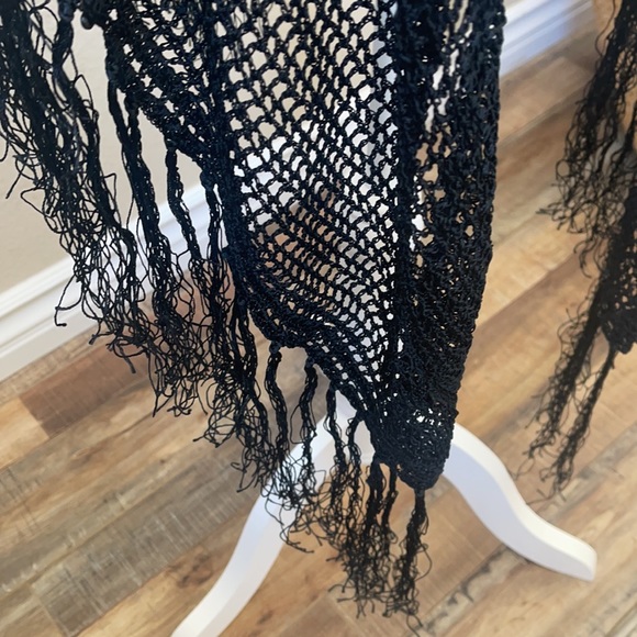 Vintage crocheted /beaded shawl - Picture 6 of 10